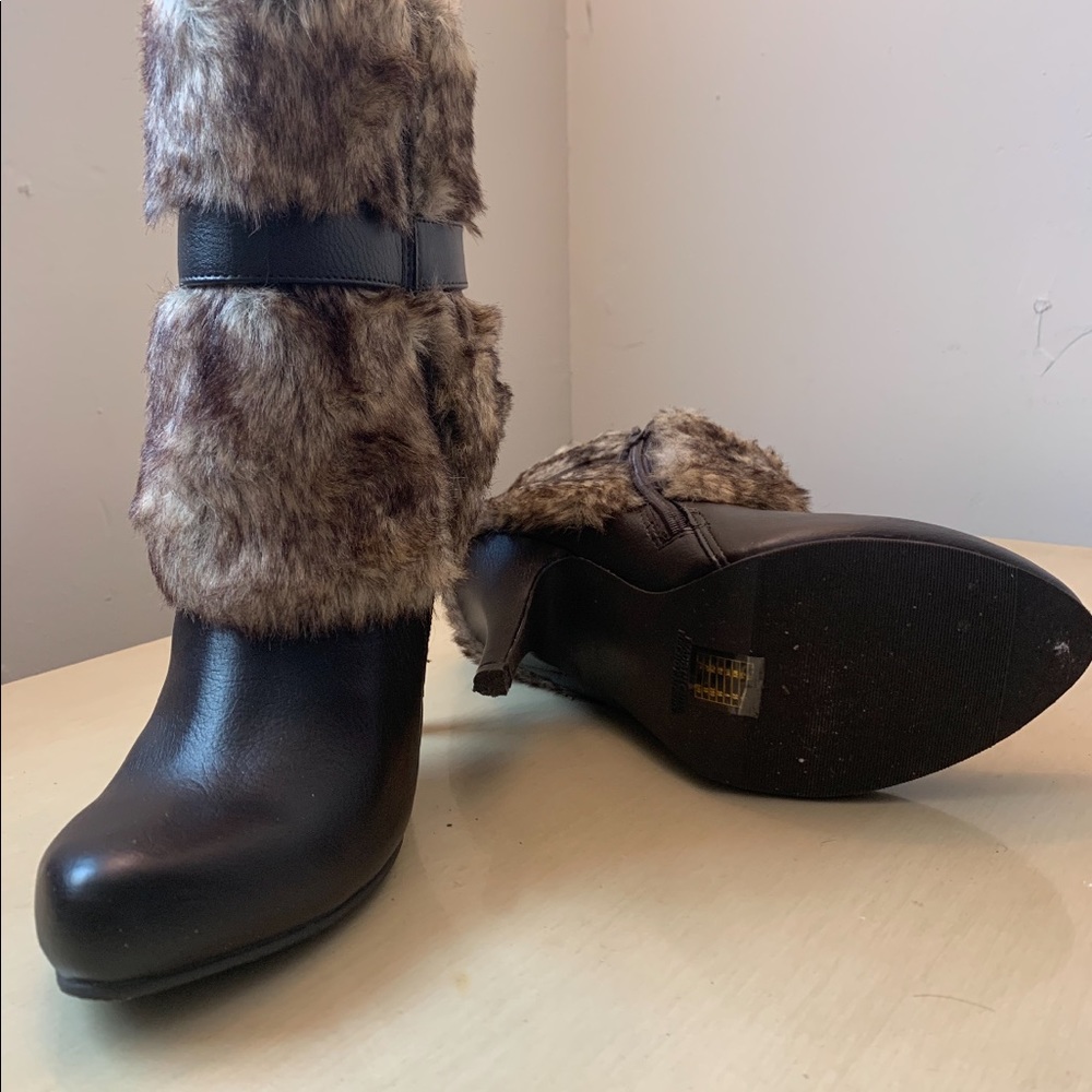 Boots - Picture 2 of 4